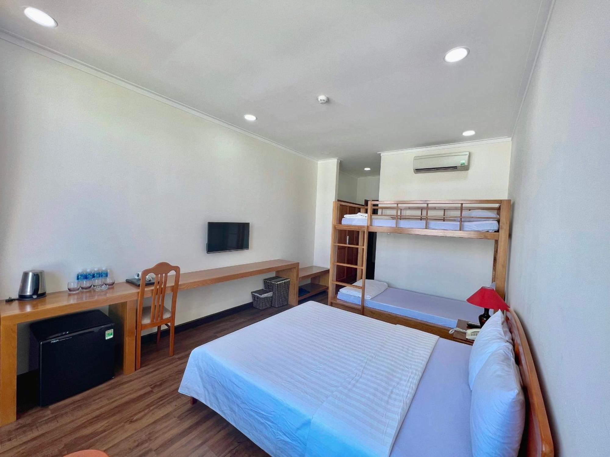 Hotel Khach San Binh Minh à Phan Thiết Extérieur photo