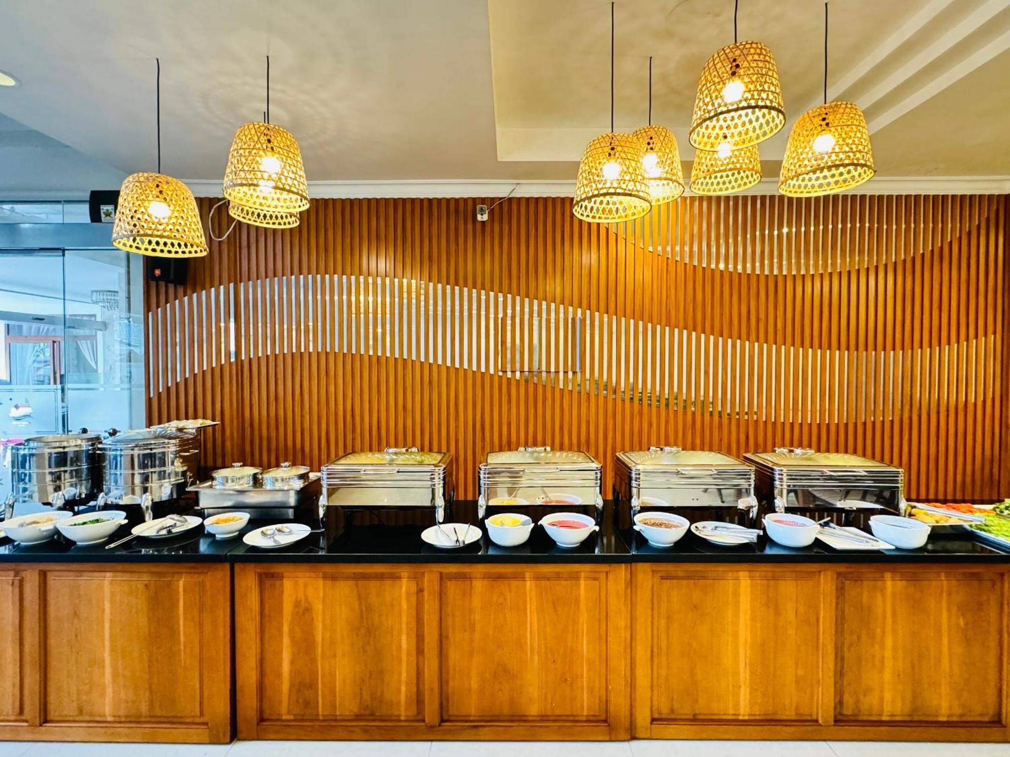 Hotel Khach San Binh Minh à Phan Thiết Extérieur photo