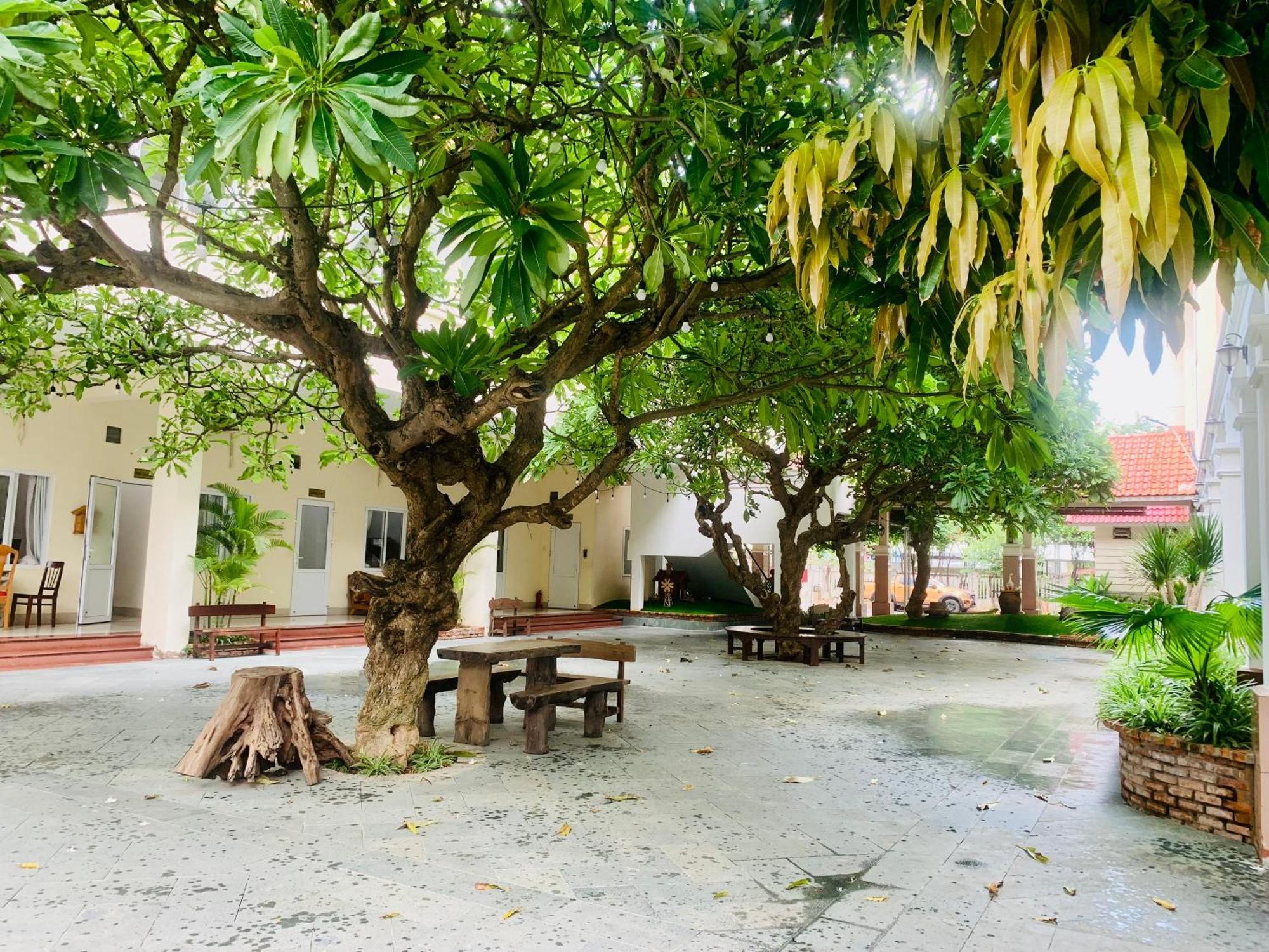 Hotel Khach San Binh Minh à Phan Thiết Extérieur photo