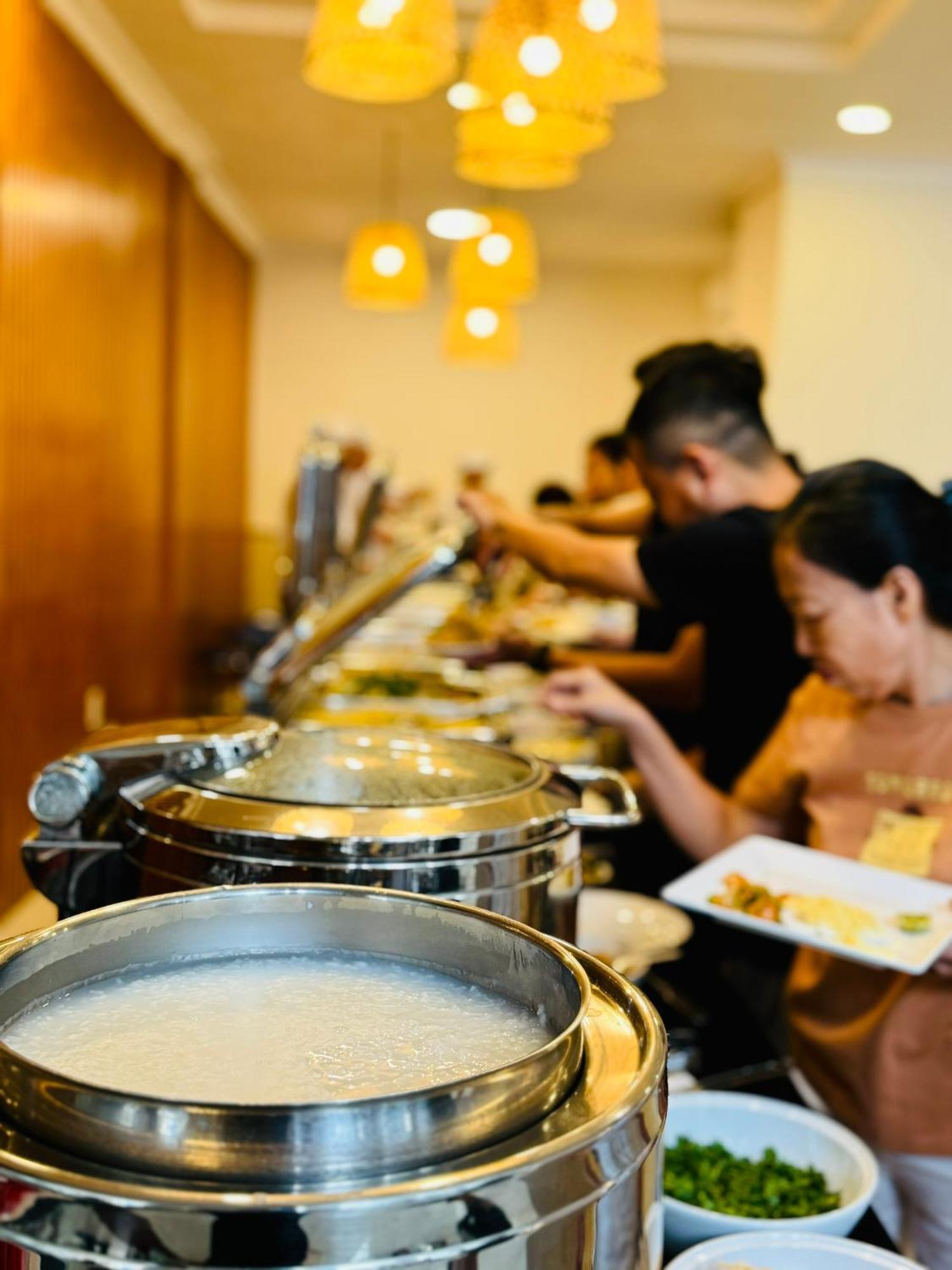 Hotel Khach San Binh Minh à Phan Thiết Extérieur photo