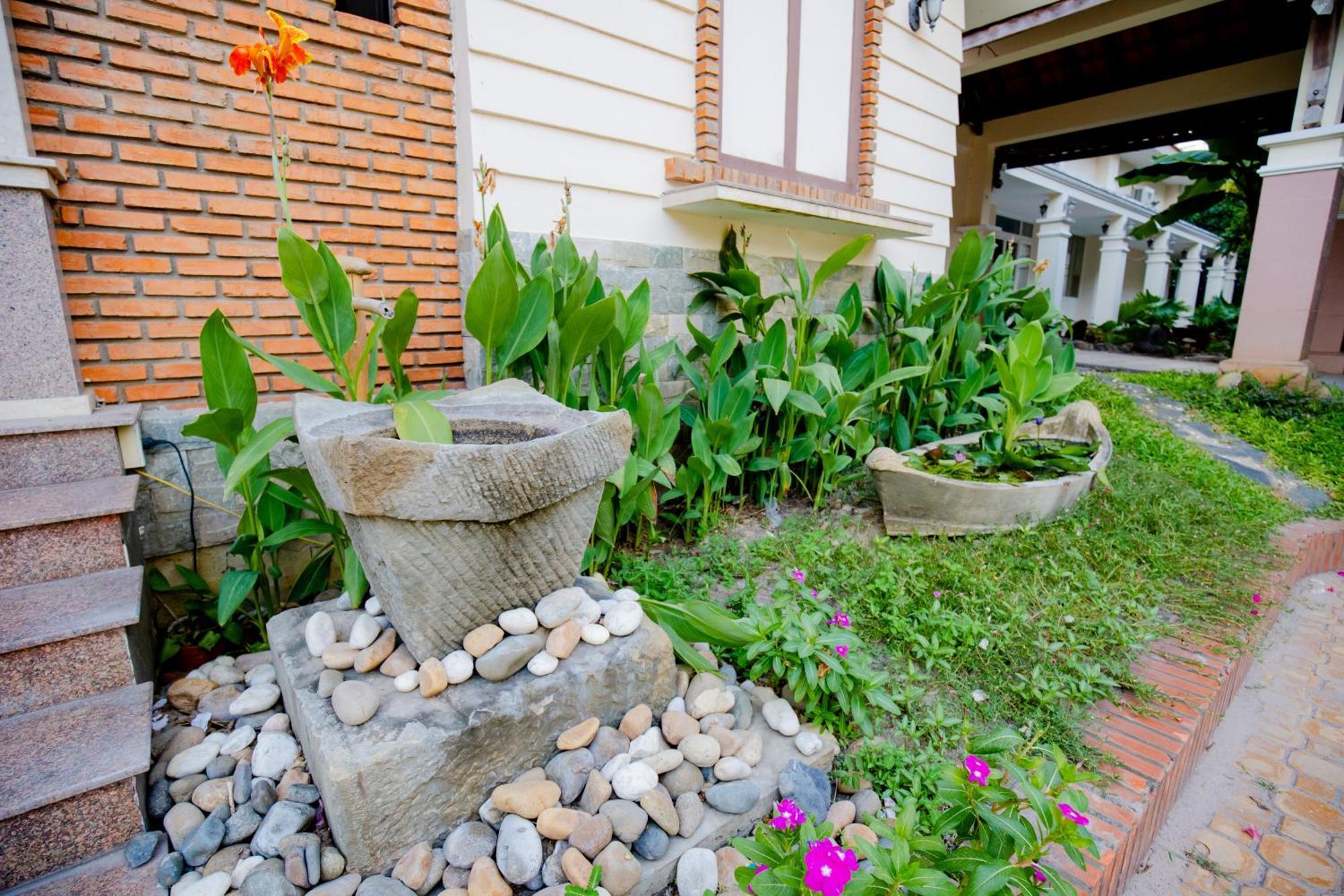 Hotel Khach San Binh Minh à Phan Thiết Extérieur photo