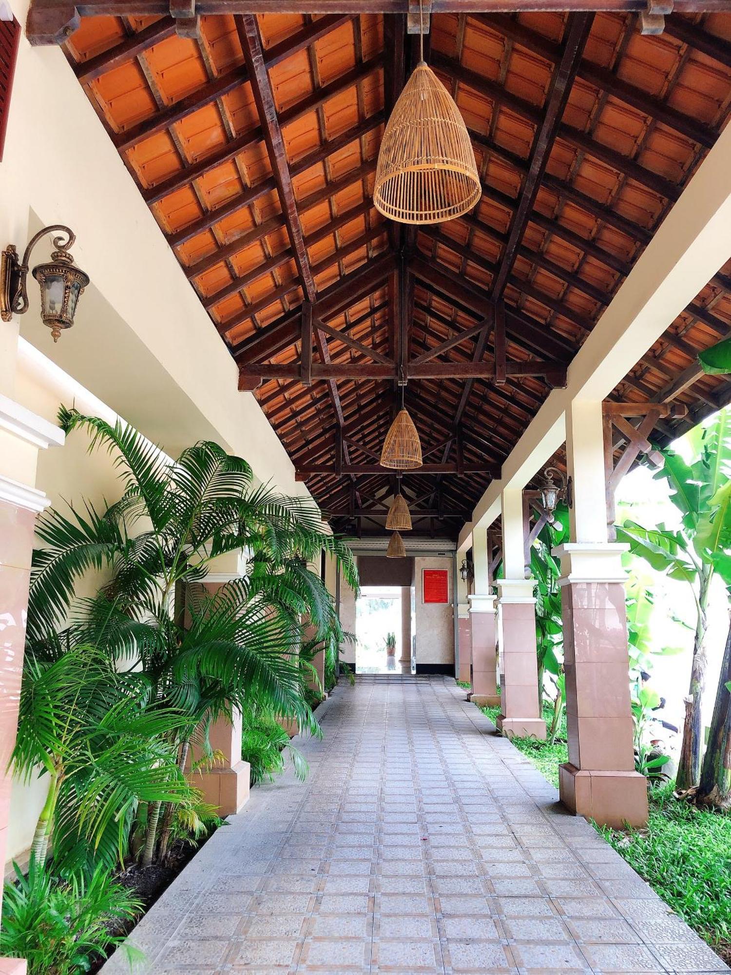 Hotel Khach San Binh Minh à Phan Thiết Extérieur photo
